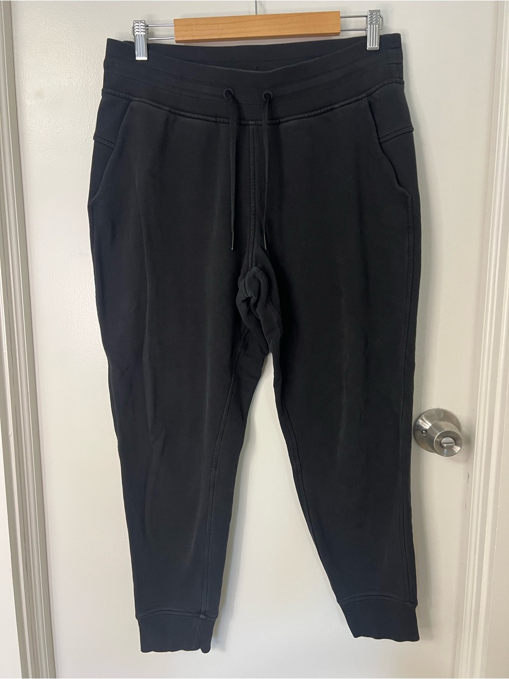 Lululemon Men’s Black Joggers Sweatpants Athletic Active Gym Workout Lounge